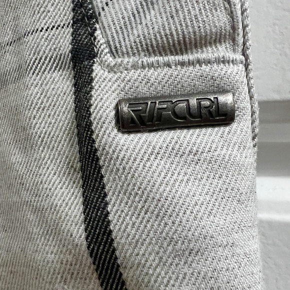 Rip Curl Walk Shorts - NWT
Size 24 (US - 8 years old) - Picture 5 of 7